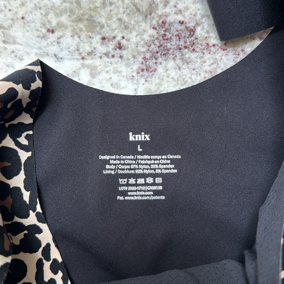 Knix LuxeLift Scoop Neck Tank - Picture 2 of 4